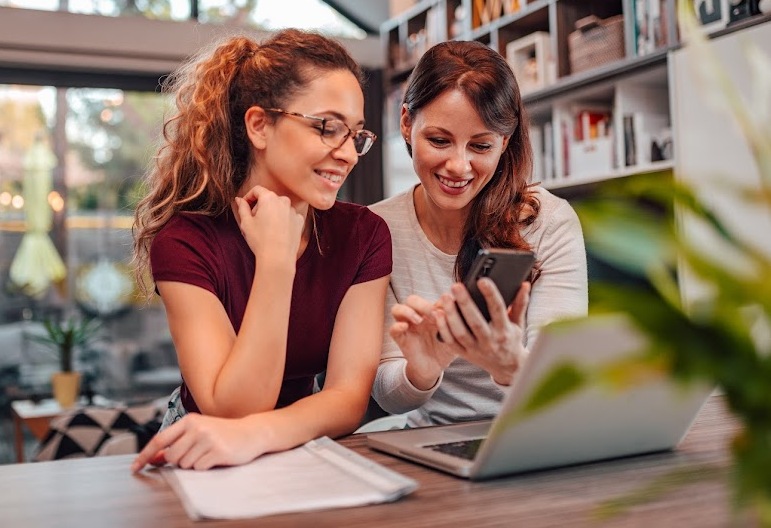 Поступайте в НСПК с другом — экономьте вместе!